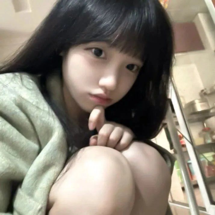黑夜中的玻璃人偶